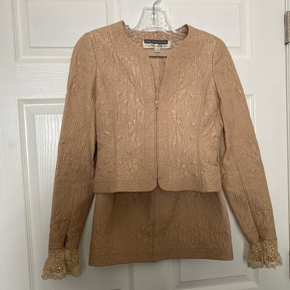 Saks Fifth Avenue Size 4 suit